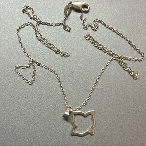 Chic Sterling Silver Necklace with Ivy Leaf Pendant